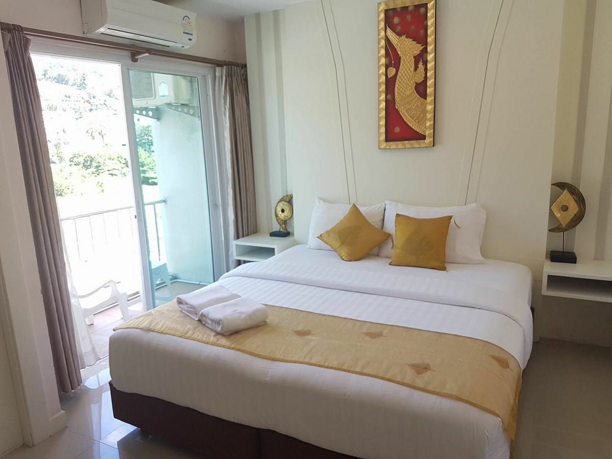 J Sweet Dream Boutique Hotel Phuket Patong Екстериор снимка